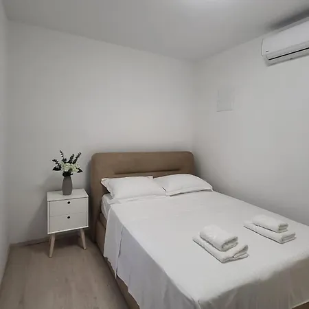Natali With Private Bathroom And Terrace *