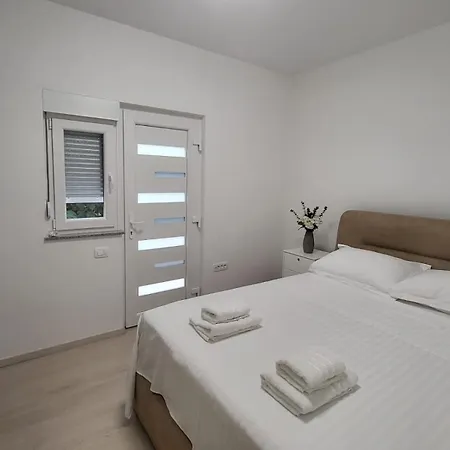 Natali With Private Bathroom And Terrace